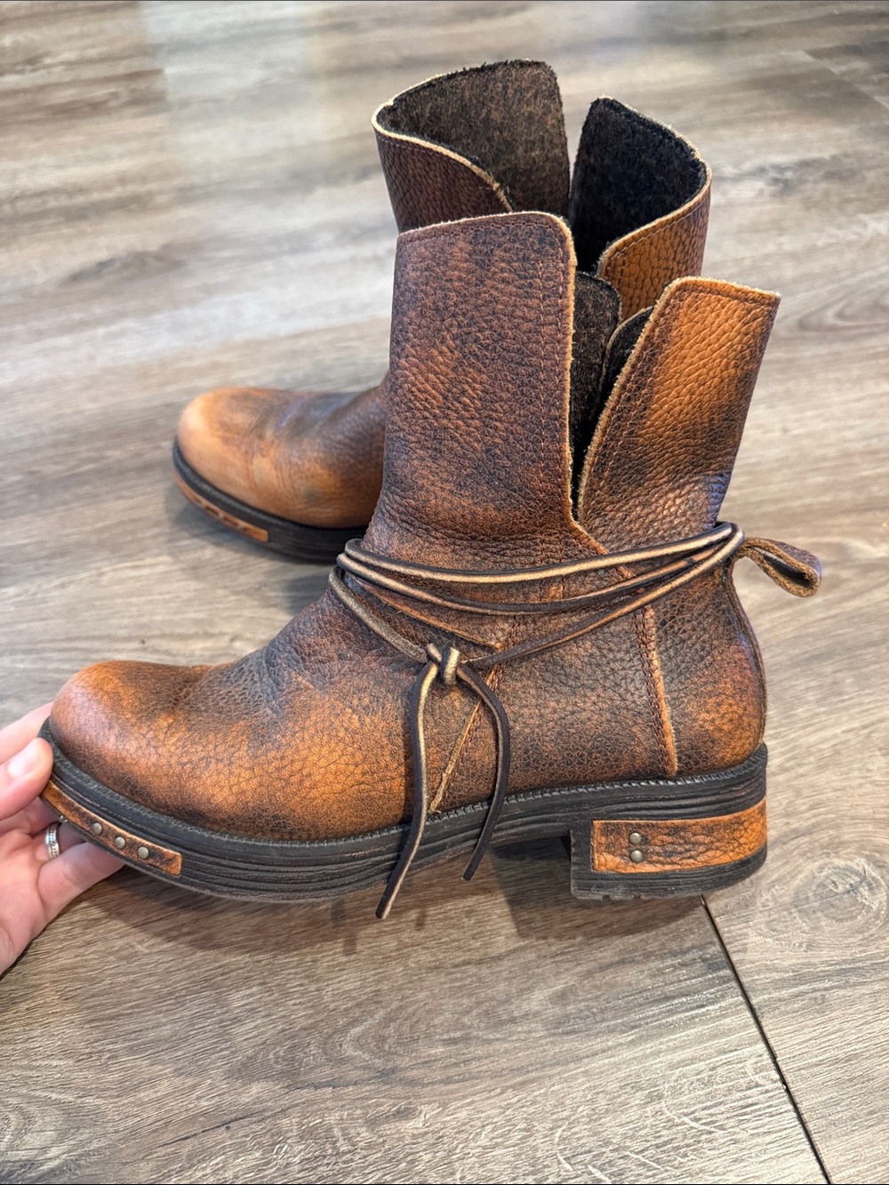 CAT Caterpillar Women's Size 7!Distressed Moto Boots - Picture 3 of 8